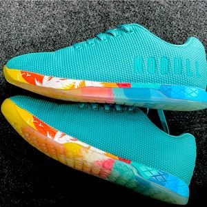 NoBull trainer West Coast style womens size 9